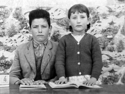 NiÃ±os en la escuela. Bello