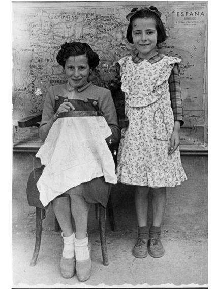 Hermanas en el colegio. Bello