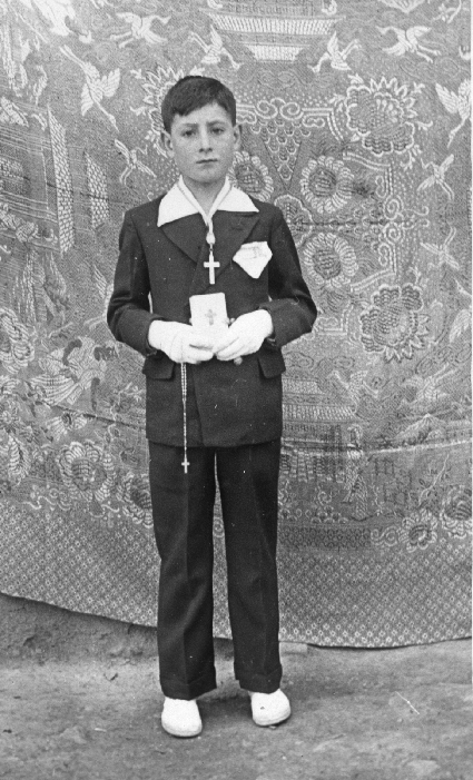 NiÃ±o de primera comuniÃ³n en Bello