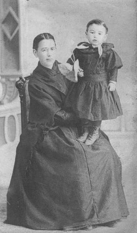 Retrato de madre e hija. Morata de Jiloca.