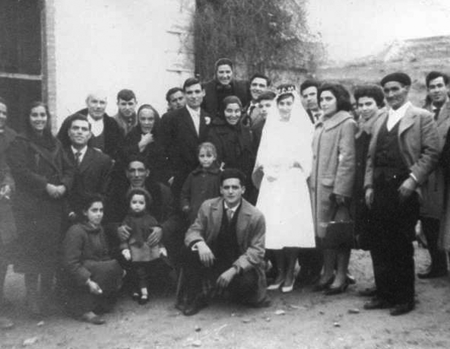 Grupo de invitados a una boda. Morata de Jiloca.