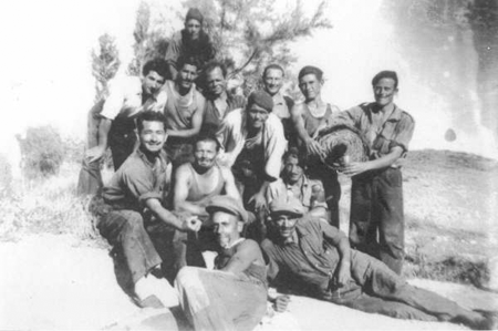 Grupo de hombres vecinos de Morata de Jiloca.