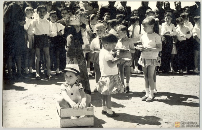 Juegos en la plaza mayor, 1968