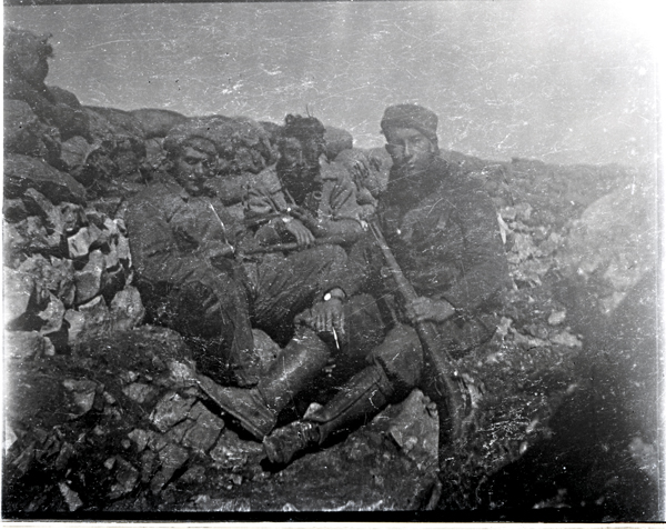 Soldados resguardados