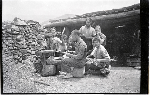Una comida dentro de la trinchera