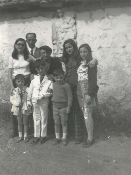 Familia con niÃ±o de Primera ComuniÃ³n