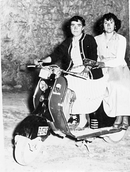 Subidas en la moto en fiestas. BaÃ±Ã³n