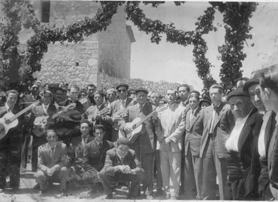 Enramada. dÃ­a cantar misa Carlos Tartaj. BaÃ±Ã³n.