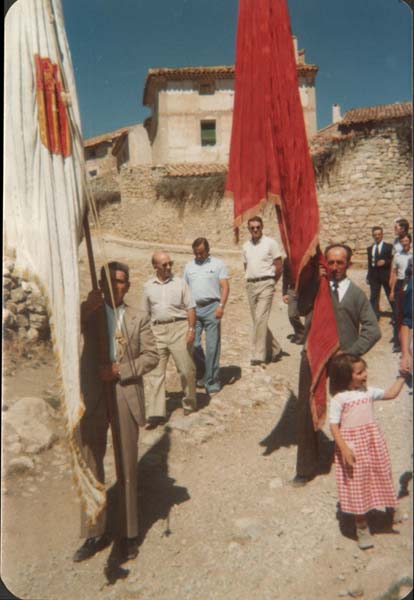 ProcesiÃ³n con estandartes por Rubielos