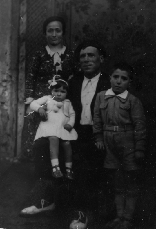 Retrato familiar. BaÃ±Ã³n.