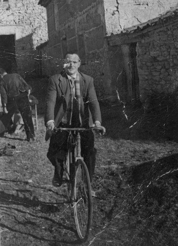 Paseo en bicicleta. BaÃ±Ã³n.
