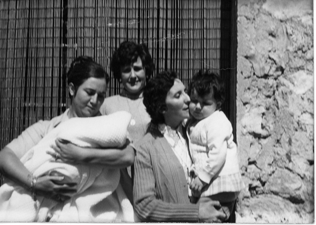 NiÃ±os y madres. BaÃ±Ã³n.