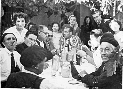 Comida familiar bajo la parra en Villarejo