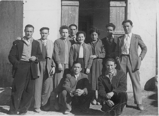 Grupo en la puerta. BaÃ±Ã³n.