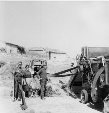 Las nuevas trilladoras. BaÃ±Ã³n.