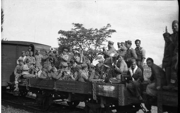 MÃºsicos en el ferrocarril. BÃ¡guena
