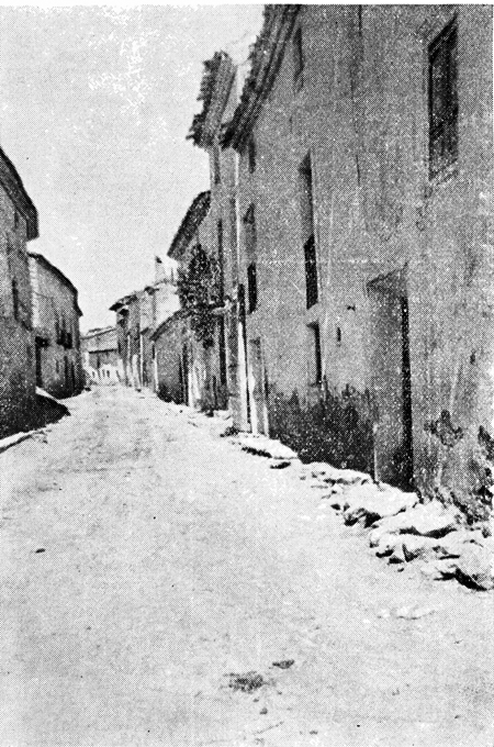 Una de las calles tÃ­picas de Blancas.