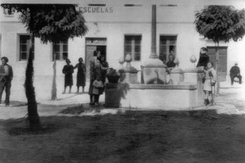 Plaza en la localidad de Maluenda.