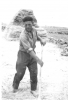 Hombre trabajando en la era.  Torralba de los Sisones.