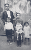 Hilario JuliÃ¡n, Pascuala CebriÃ¡n y sus hijos Pedro, LucÃ­a y Apolonia. Langa del Castillo.