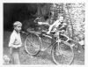 NiÃ±o con bicicleta. BaÃ±Ã³n.