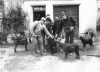 Grupo de cazadores con perros. Morata de Jiloca.