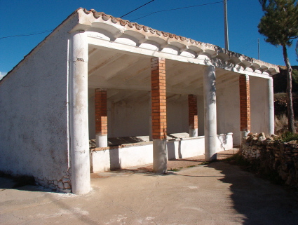 Archivo:Fuente Pozuel lavadero.jpg