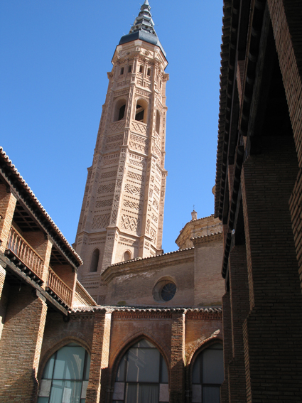 Archivo:Colegiata Calatayud.jpg