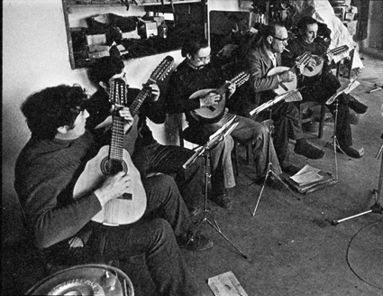 Archivo:Rondalla1978.jpg