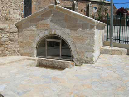 Archivo:Used (02).jpg