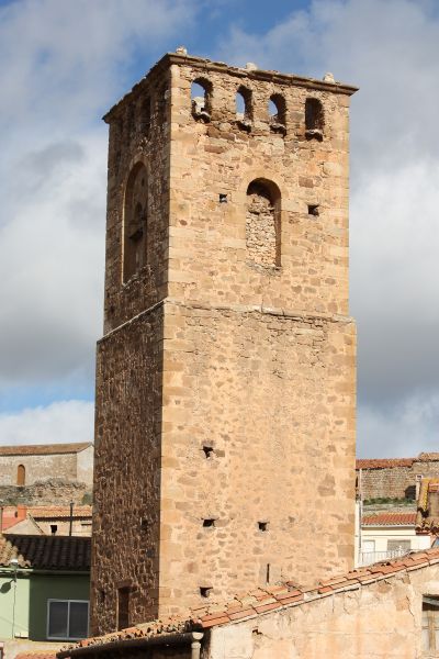 Archivo:CampanarioAlba1.jpg
